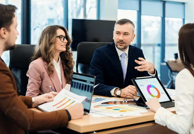 آموزش مستمر تیم فروش